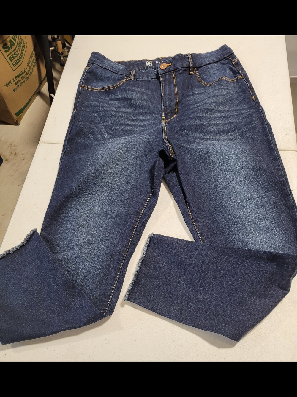 No Boundaries Dark Blue Cropped Stretch Jeans - Picture 1 of 4